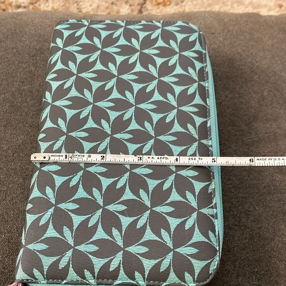 Malia designs zippered wristlet.
